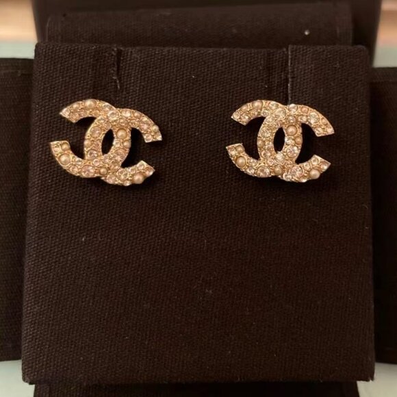 CHANEL Faux Pearl & Strass Gold CC Stud Earrings - Picture 1 of 5